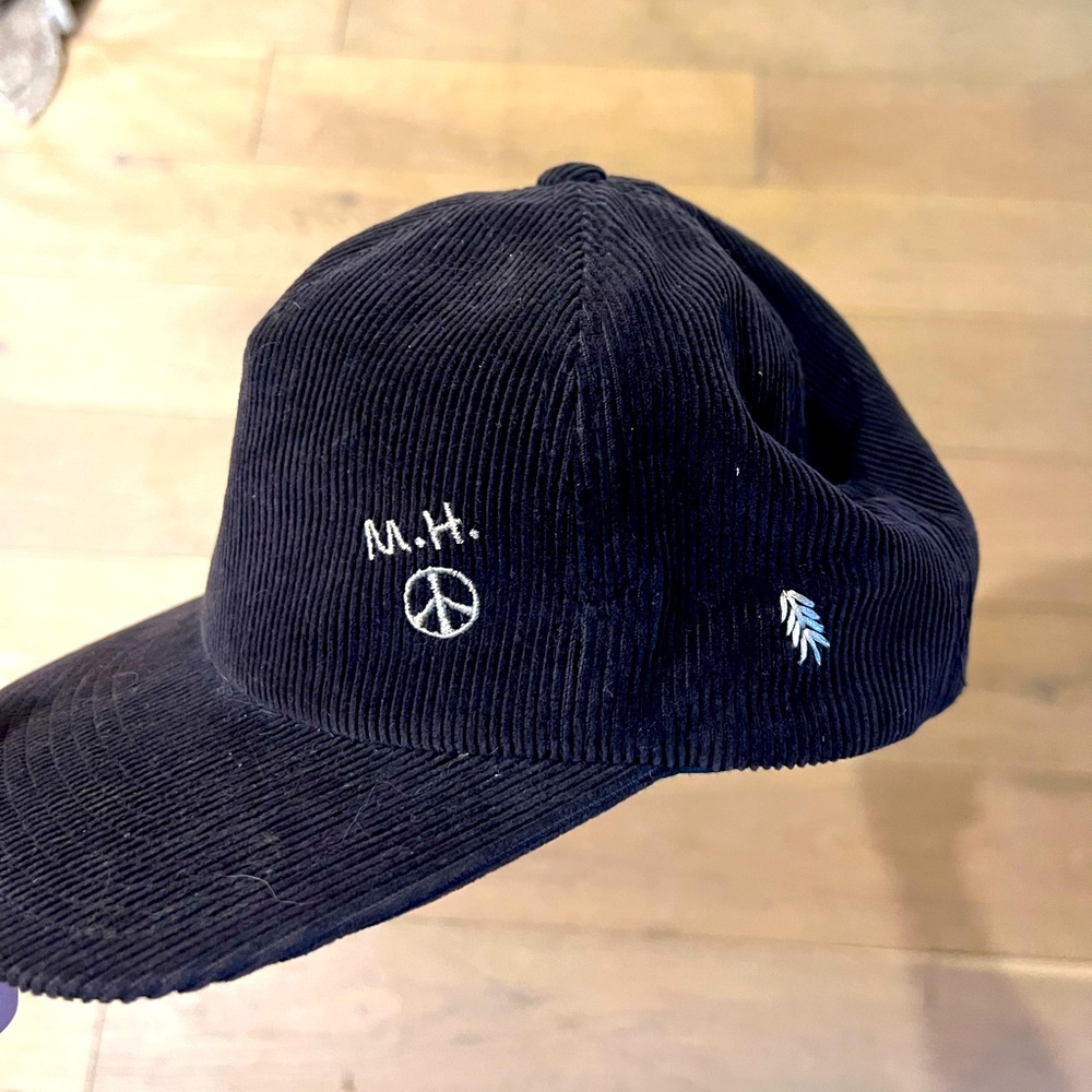 Mashable curduroy hat